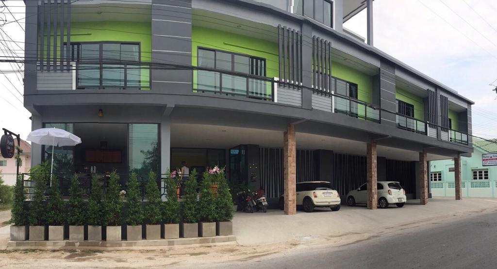 Moment House Hua Hin Hostel Exterior photo